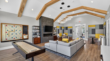 The Reserve at Copper Chase Garden apartments with lounge in York, PA – The Oaks at Copper Chase