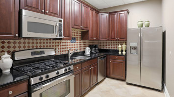 Horizons at the Village at Whitehall Community center kitchen for resident events – Horizons at the Village at Whitehall | 55+ Community in Lehigh County, PA