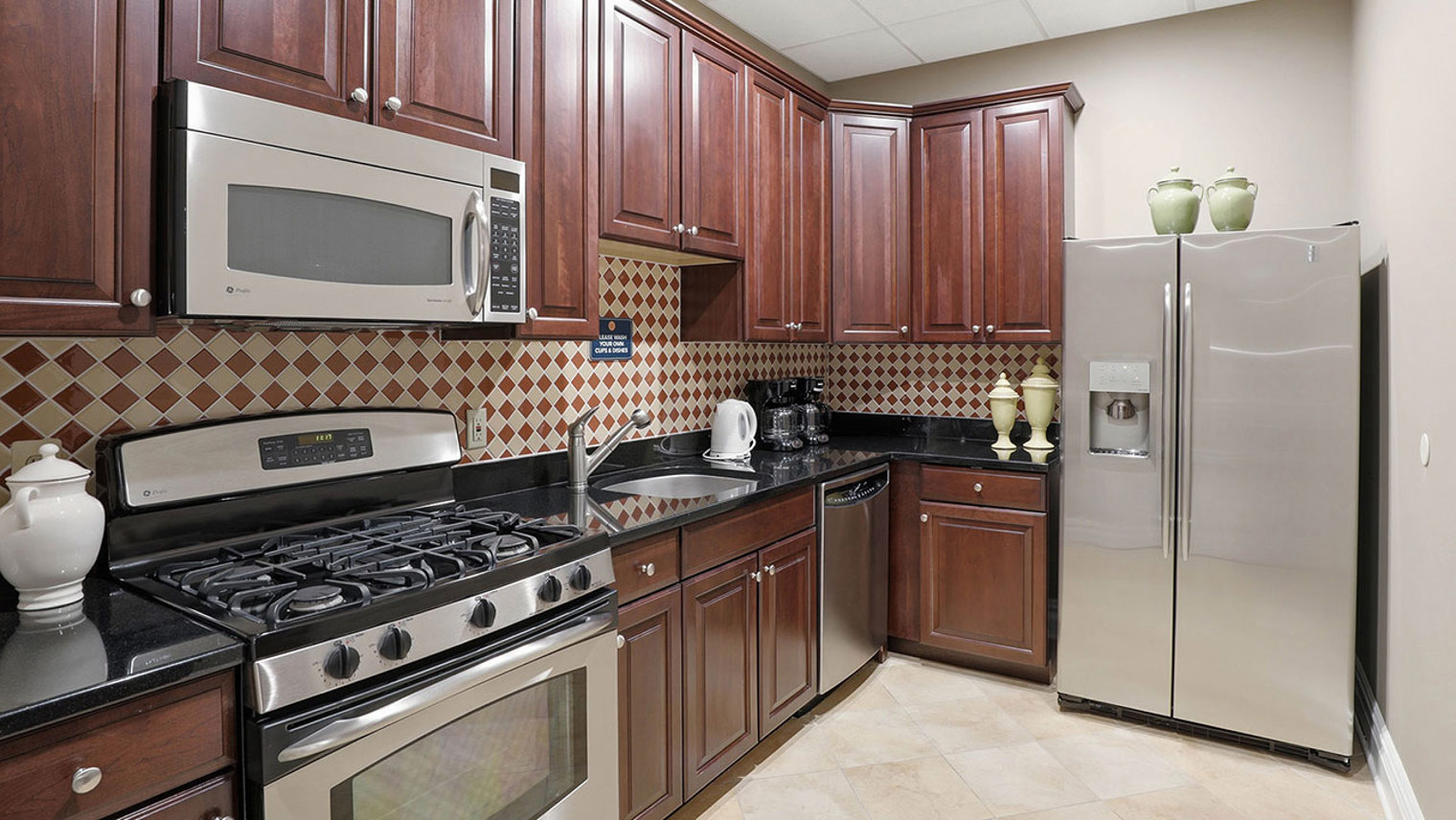 Horizons at the Village at Whitehall Community center kitchen for resident events – Horizons at the Village at Whitehall | 55+ Community in Lehigh County, PA