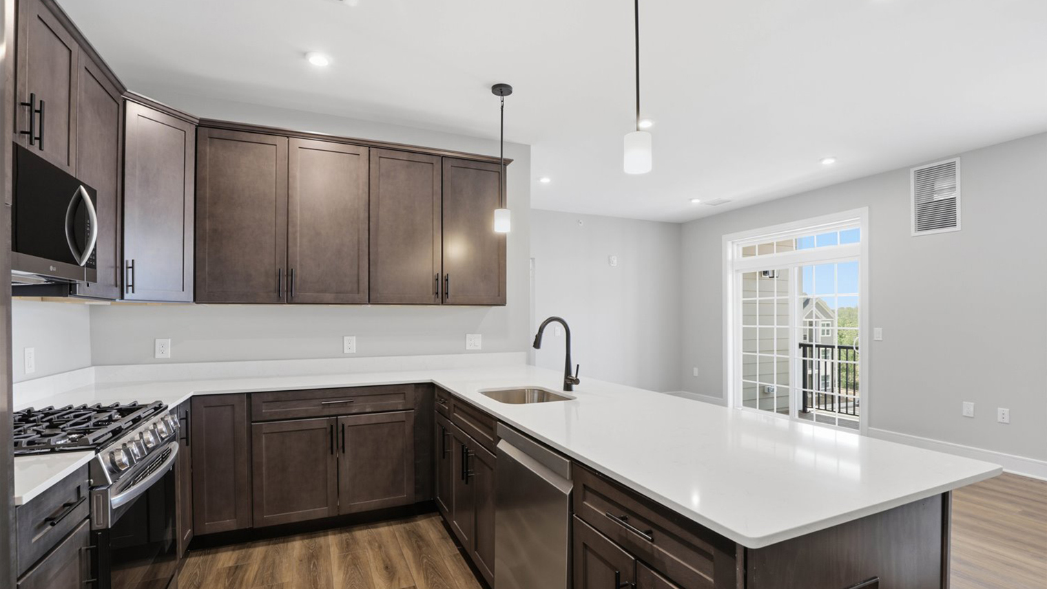 Trailside Village Franklin Kitchen 5