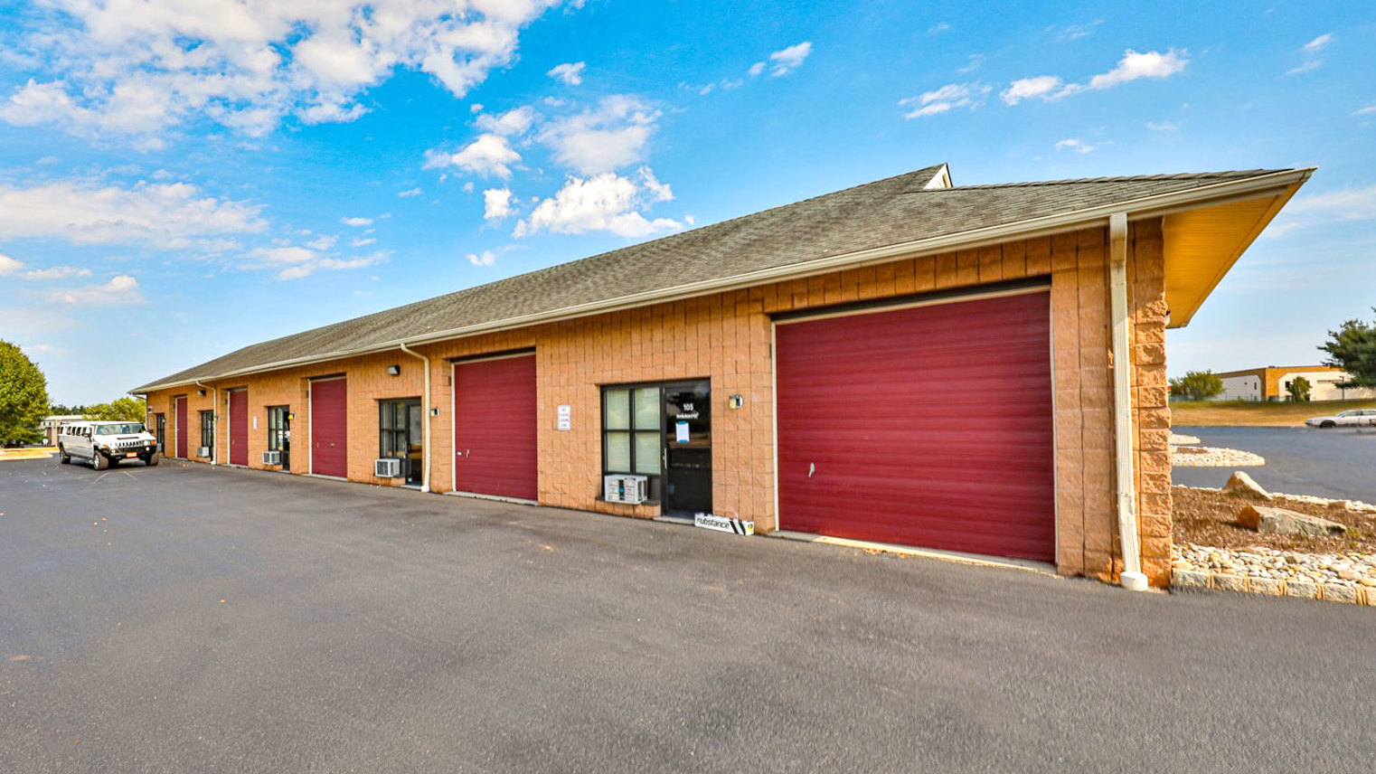 Larken Mini Office Warehouse HBC Larken Mini Office Bldg 1