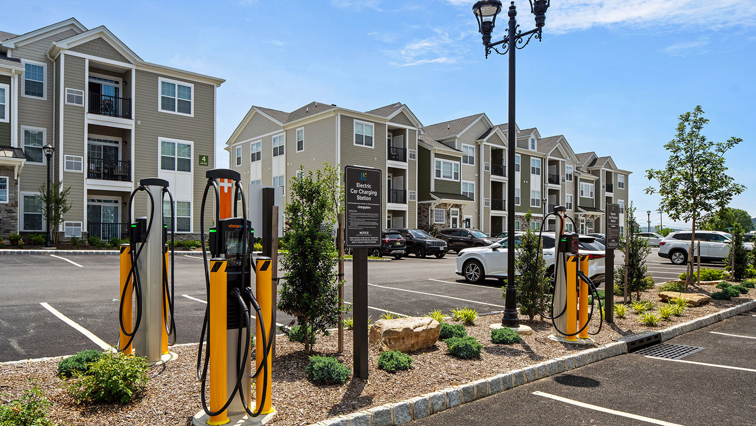 Monte View at Pohatcong Luxury apartment rentals with EV charging station in Pohatcong, NJ – Monte View at Pohatcong