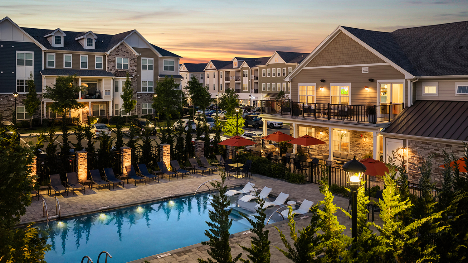 Luxury apartments with outdoor swimming pool in Hillsborough, NJ – Hillsborough Village Center