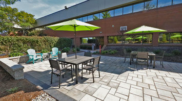 Branchburg Centre Build-to-suit professional office space for rent with patio in Branchburg, NJ – Branchburg Centre