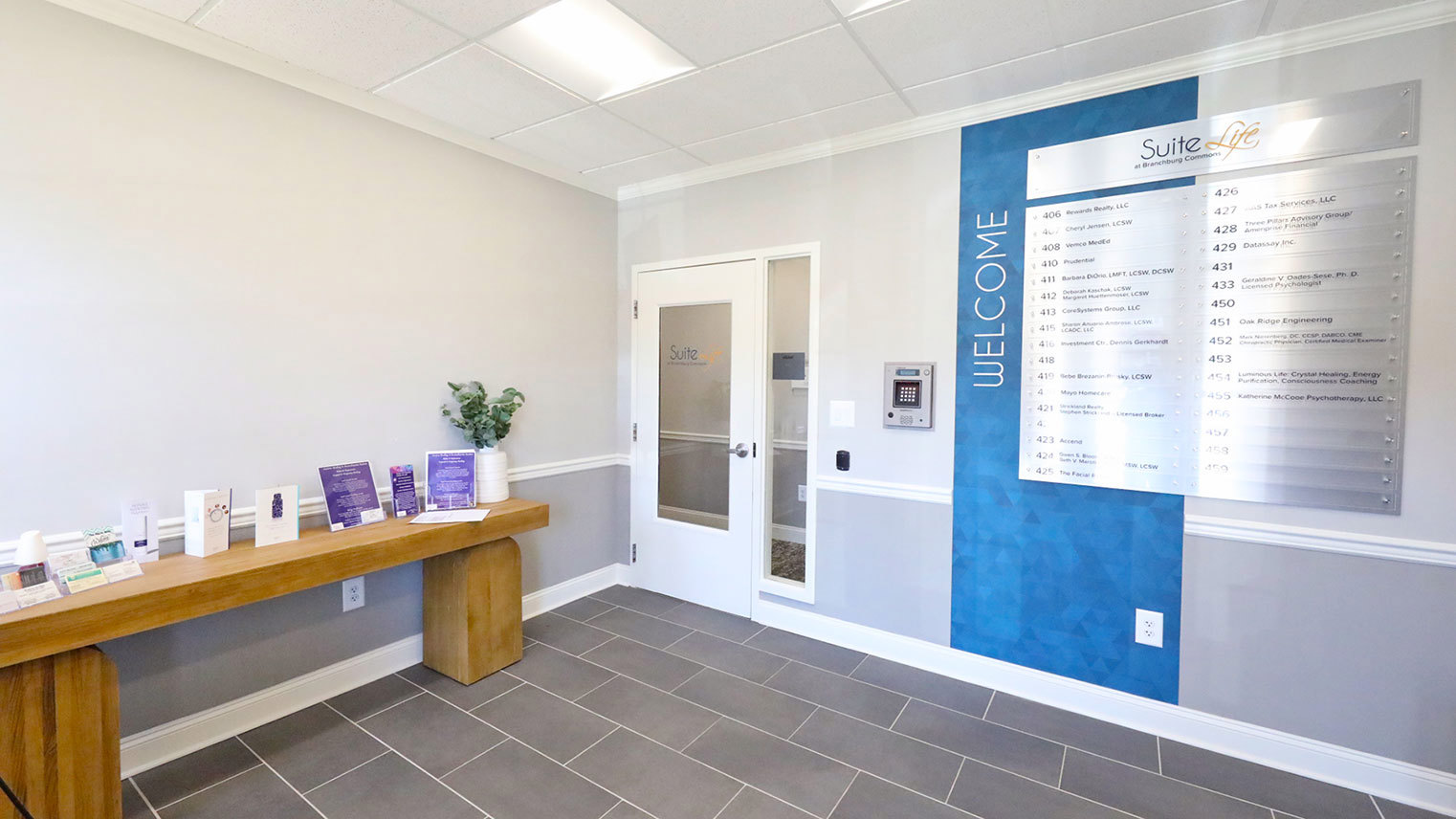 Suite Life at Branchburg Commons Shared, short-term office space lobby in Branchburg, NJ – Suite Life at Branchburg Commons
