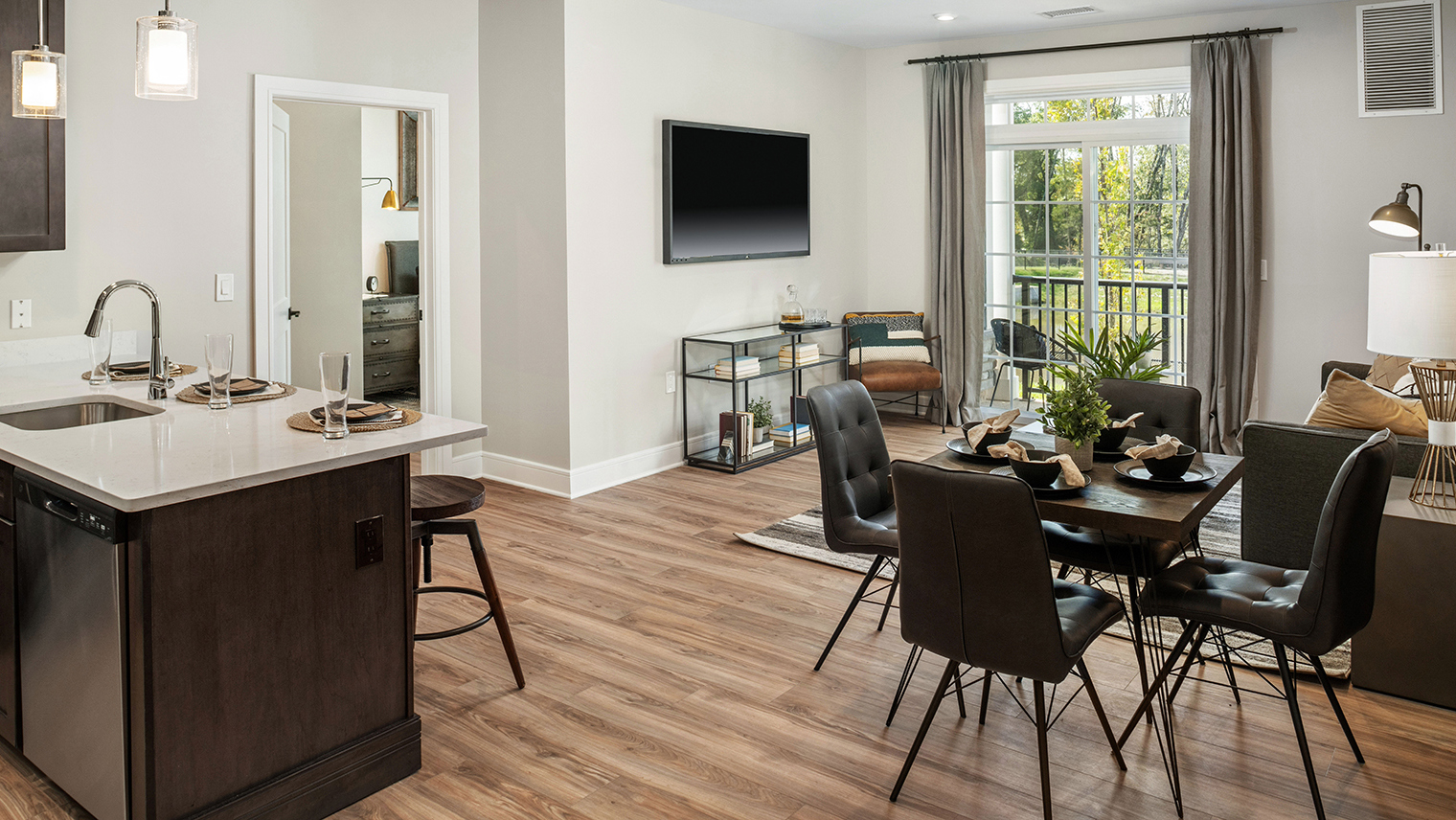 The Ridge at Readington Luxury garden apartment living room in Whitehouse Station, NJ – The Ridge at Readington