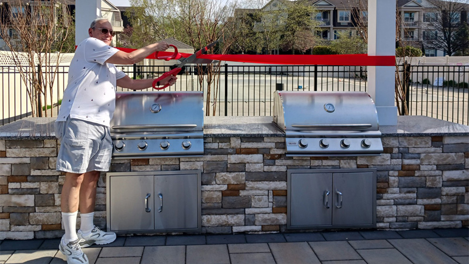 Larken Associates Celebrates Grand Opening of New Outdoor Amenity with Ribbon Cutting at Horizons at the Village at Whitehall