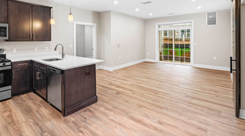 The Ridge at Readington Pet friendly apartment kitchen and great room in Whitehouse Station, NJ – The Ridge at Readington