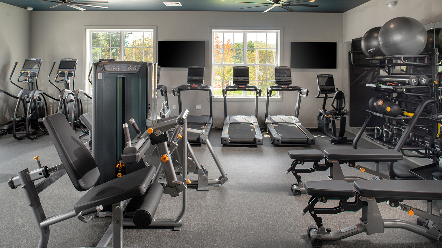 Luxury apartments with fitness center in Whitehouse Station, NJ – The Ridge at Readington