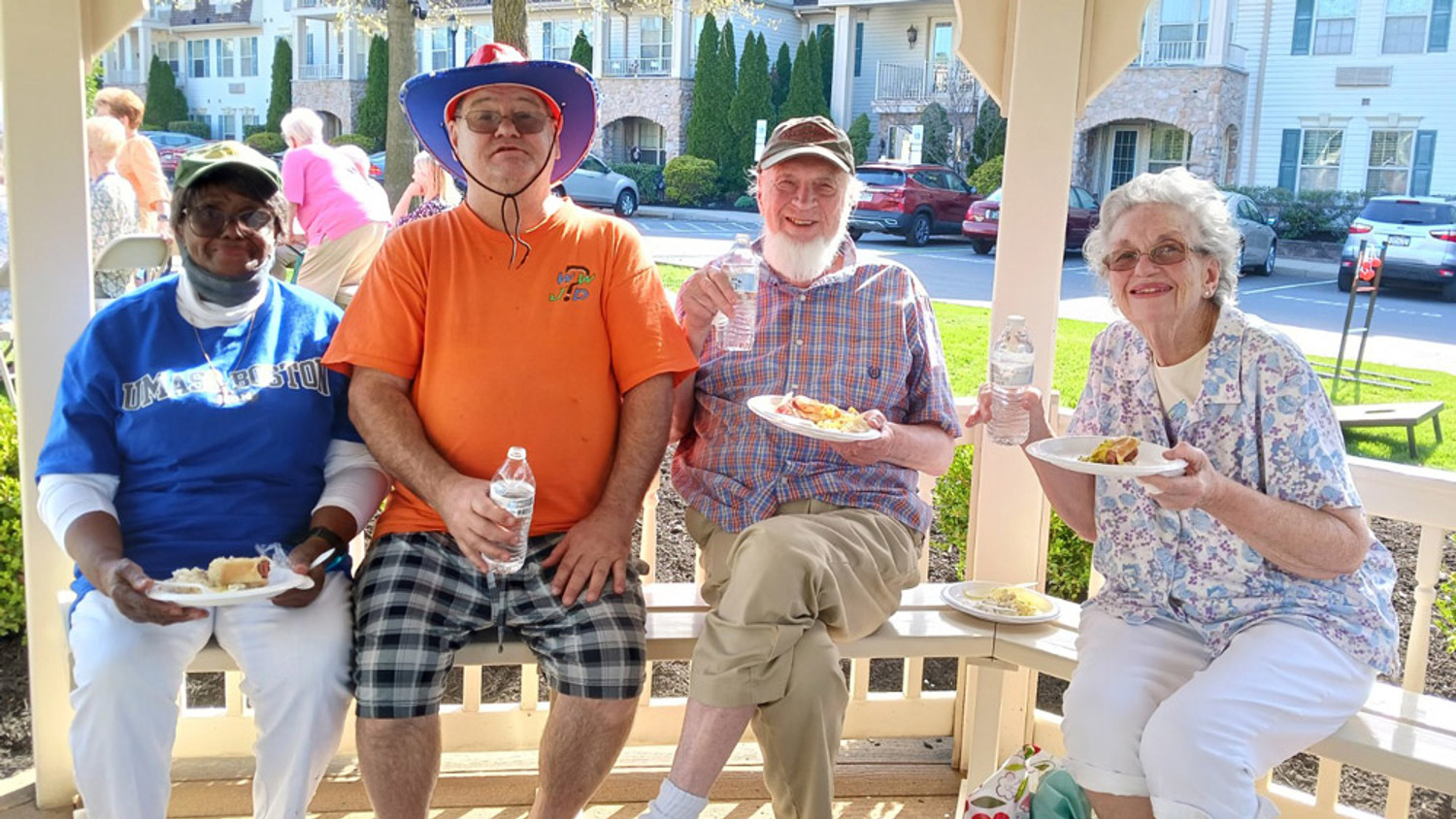 Larken Associates Celebrates Grand Opening of New Outdoor Amenity with Ribbon Cutting at Horizons at the Village at Whitehall