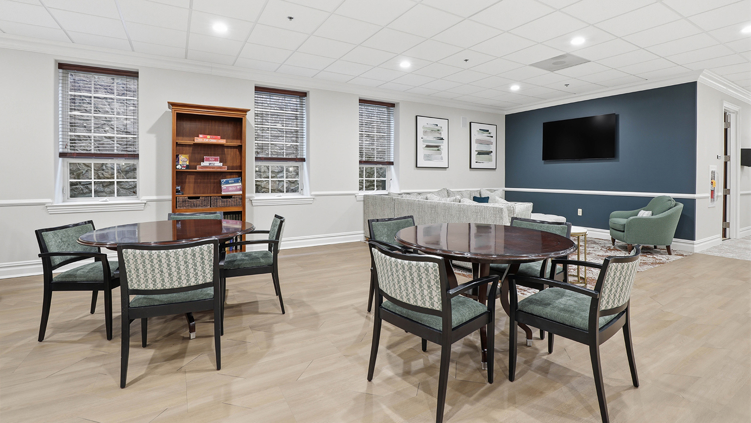 Horizons at the Village at Whitehall Community center lounge space for residents – Horizons at the Village at Whitehall | 55+ Community in Lehigh County, PA