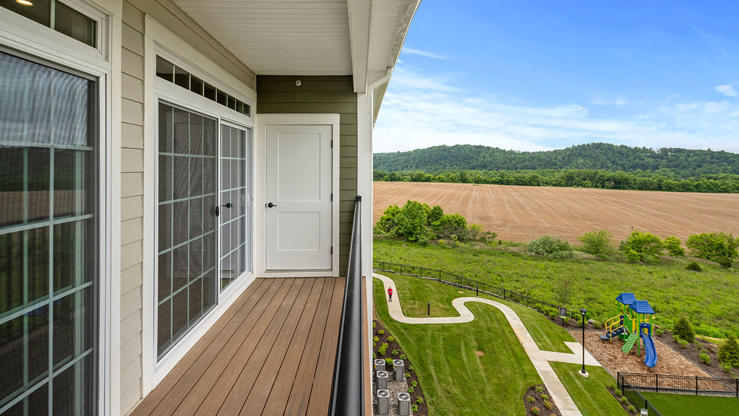 Monte View at Pohatcong Luxury elevator building apartment patio/balcony with scenic views in Pohatcong Twp, NJ – Monte View at Pohatcong
