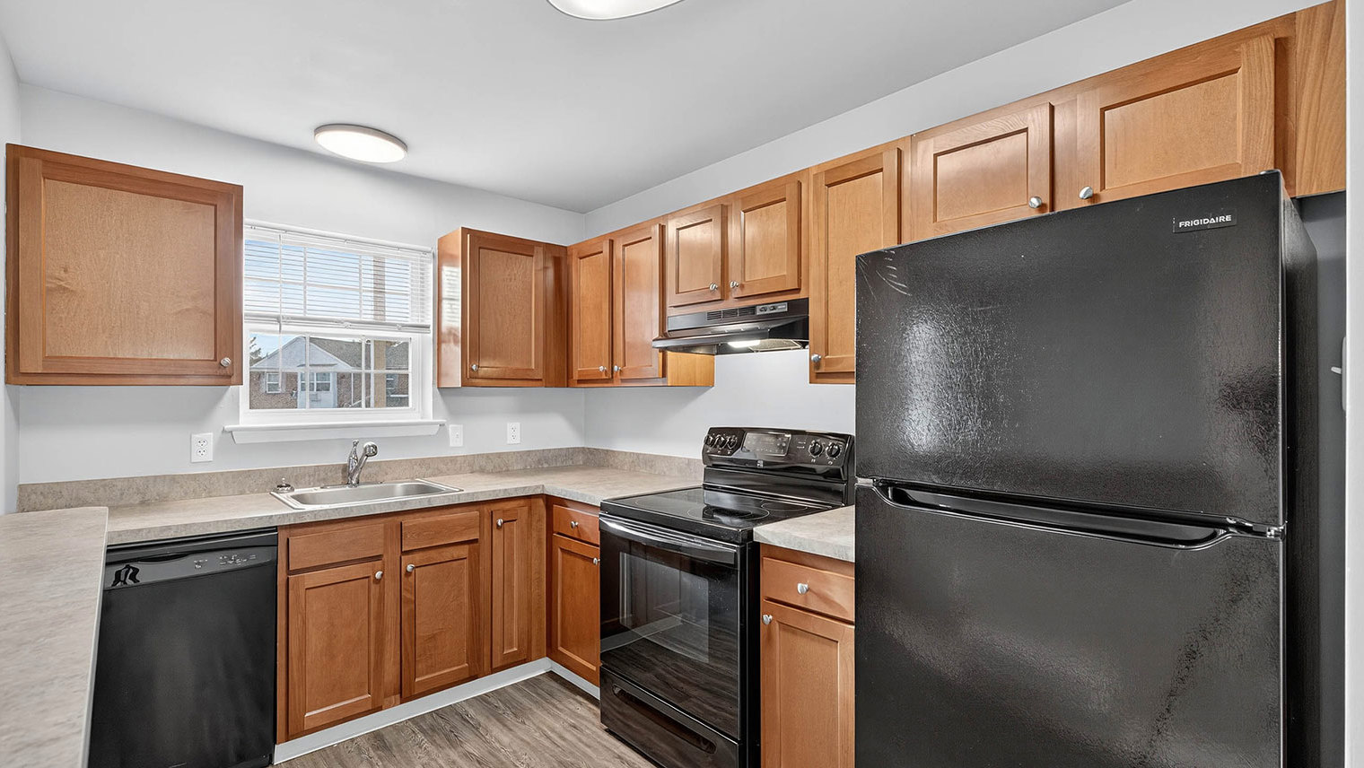 The Reserve at Copper Chase Updated kitchen with appliances in 1 bedroom apartment in York, PA – The Reserve at Copper Chase