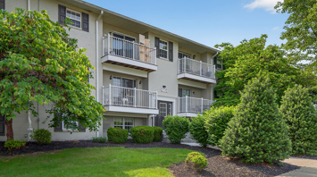 The Hills at Lehigh 1 and 2 bedroom apartments with patios/balconies in Bethlehem, PA – Hills at Lehigh