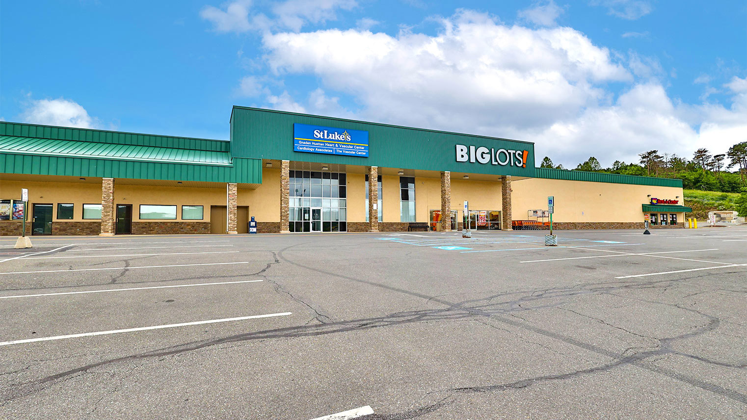 Carbon Plaza Big Lots 2