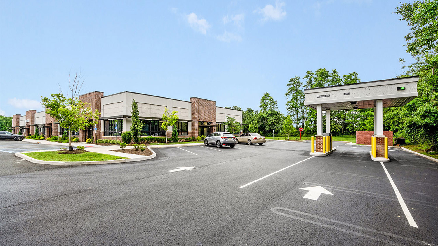 Exterior of building with professional office and medical space for lease in Branchburg, NJ – Branchburg Centre