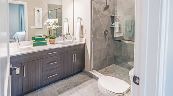 Horizons at Autumn Ridge 55+ active adult garden apartment primary bathroom in Lopatcong, NJ – Horizons at Autumn Ridge