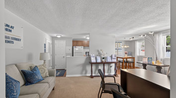 River Run Apartments Garden apartment living room in Bethlehem, PA – River Run Apartments