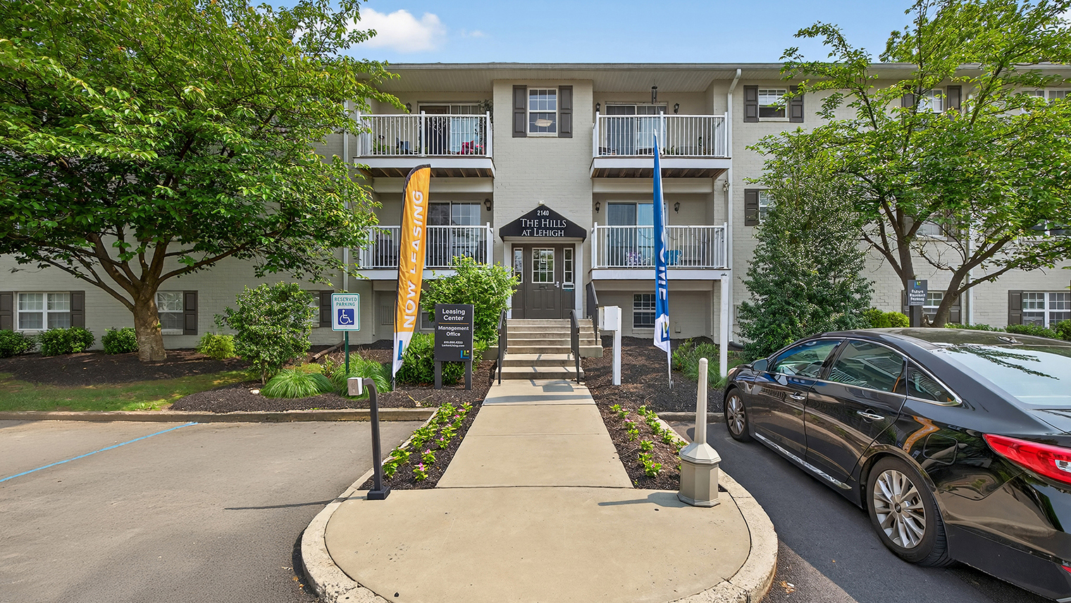 The Hills at Lehigh Exterior view of leasing office in Bethlehem, PA – Hills at Lehigh